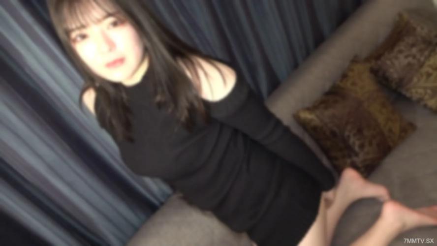 FC2-PPV 4438494 [未經審查]“㊗20歲的G杯炸彈女人”懸崖！