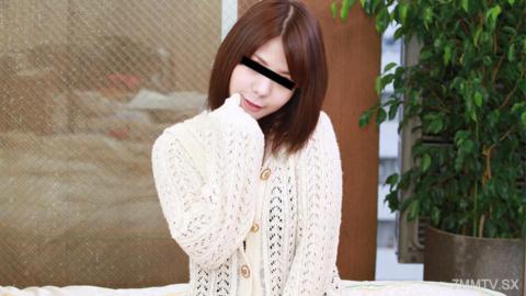 112124_01 路上看到一位看起來無聊又可愛的素人女孩，於是上前搭訕！