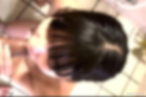 fc2-ppv 4821728 ※1/3まで初回限定70％OFF※【個撮】人妻に陰茎2本持たせました。シャワー浴びるの1人がいいと言っていたので、突撃撮影してみだらな行為に | FC2電子市場