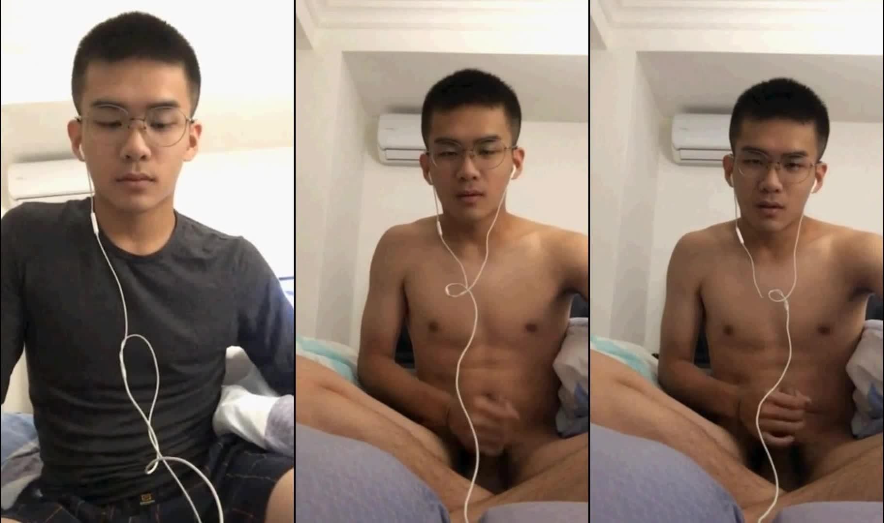 可爱的鲜肉眼镜小哥哥视频猛打飞机