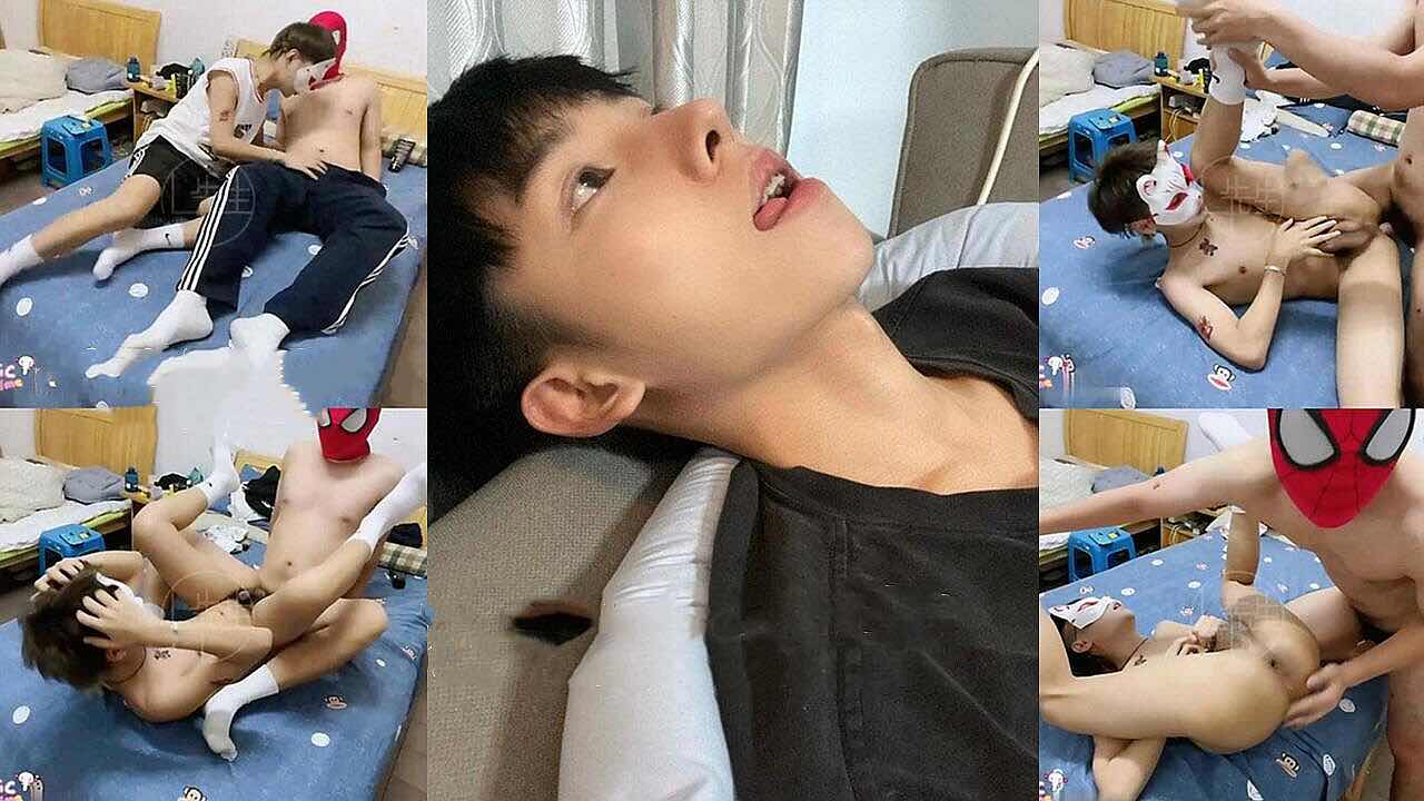 勾搭篮球队的长腿美少年 没什么社会经验 一勾搭就上钩了 粉嫩的小菊花操起来真的太爽了
