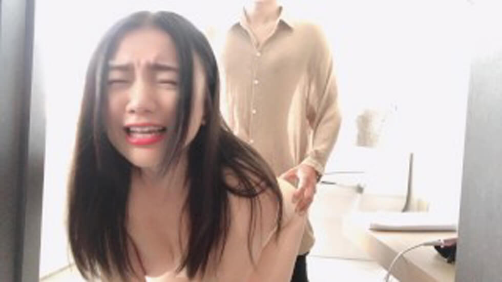 SWAGDaisybaby约旅馆外拍好骚摄影师受不狂操射精在脸上的...