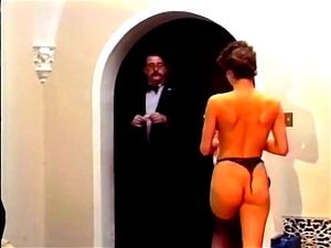 THE ANUS FAMILY - A XXX PARODY - FULL MOVIE ft. Little Cinderella & Madison Stone: Blowjob, Doggy & Missonary Porn - 经典欧美