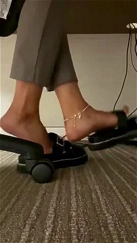 Shoes joi: Fansly, Feet & Foot Porn - 经典欧美