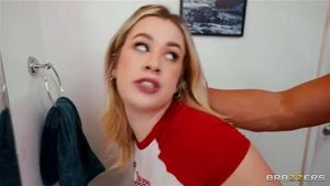 She's Down With The DILFness ft. Richard Glaze, Ethan Seeks & Ashley Alexander by BRAZZERS: Blowjob, Doggy & Cowgirl Porn - 经典欧美