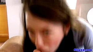 英国可爱女孩在POV视角下骑乘幸运年长者的精彩表现