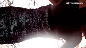 Loris Licicia bouncing her tits underwater by Underwater Show: Big Tits, Babe & Brunette Porn - 经典欧美