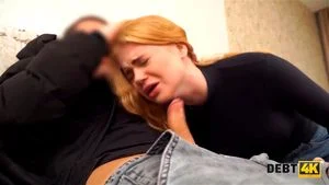 Debt4K. 这是一场等待俄罗斯卷发女服务员的激烈性爱