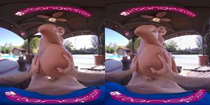 VR BANGERS 性感金发网球运动员 Nina Elle 户外操 VR 色情