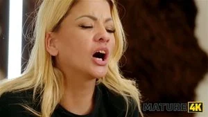 MATURE4K. Delivering Her Orgasms ft. Cindy Gold, Pavlos & Valy Secret: Blowjob, Doggy & Missonary Porn - 经典欧美