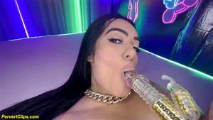 bbw 花痴第一次 屁股 拳交