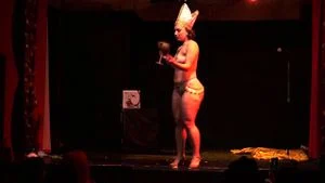 Thick Burlesque dancer [2/6] ft. Ophelia Derriere: Stripchat & Stripping Porn - 经典欧美