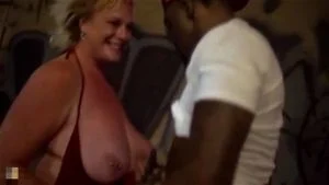 Living with a bull: Blowjob, Doggy & Bongacams Porn - 经典欧美