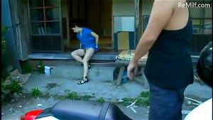Powerfull Asian Japanese Milf is having an affair with the strong man: Missonary, Japanese Wife & Asian Milf Porn - 经典欧美