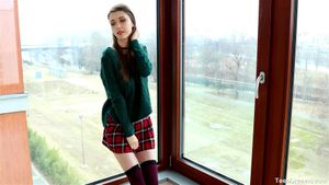 Mila Azul 格子裙诱惑