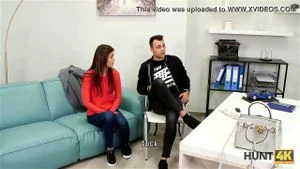 HUNT4K. Guy doesnt have enough money but his GF sells her pussy: Blowjob, Petite & Young Porn - 经典欧美