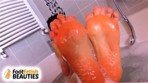 Teen feet POV compilation. Bathtube first then with sandals by Foot Fetish Beauties: Porn - 经典欧美