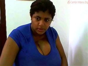 克里斯蒂娜·米兰 丰满双乳 乳汁充盈