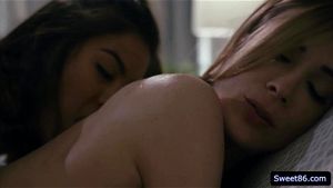 Lesbians Aiden Ashley and Kendra Spade explore their pussies: Licking, Lesbian Sex & Lesbian Big Tits Porn - 经典欧美