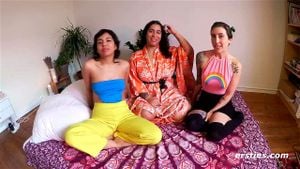 What's Better Then 2 Amateur Lesbians? 3 of Course! by Ersties: Porn - 经典欧美
