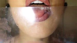 口部癖好 - 她真是性感火辣