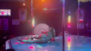 Nicolette Shea Strip Club: Big Tits, Big Ass & Milf Porn - 经典欧美