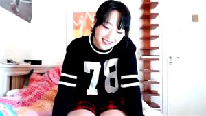Petite asian school girl ass and pussy teasing on cam: Korean, Korean Webcam & Korean Big Tits Porn - 经典欧美