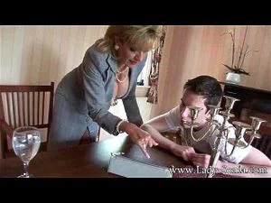 Lady Sonia与她的马厩助手们