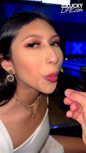 Perfect-Body Gal Penelope Woods Gives Head After A Date by MrLuckyLife: Porn - 经典欧美