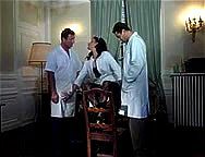 Joy_Karins_Une_Doctoresse_se_fait_d_monter_par_2_M_amp_c ft. Joy Karins: Porn - 经典欧美