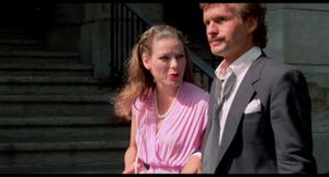 Annette Haven 为获取电视新闻信息，与国会议员顾问激情缠绵，尽情享受私密时刻。