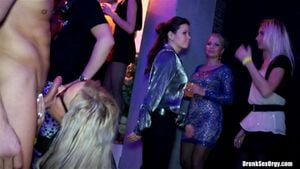 Holiday Hotties Part 3 - Cam 4 ft. Sharon Pink: Blowjob, Doggy & Missonary Porn - 经典欧美