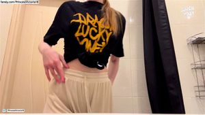 Hot masturbation and double penetration of a redhead beauty by PrincessVictoria18: Porn - 经典欧美