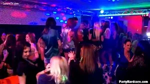 sexy, slutty women fuck around in nightclub!!!: Hardcore, Fansly & Public Porn - 经典欧美