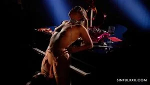 Blindfolded Anna Claire Clouds Kept on a Chain by SinfulXXX ft. Dorian Del Isla: Porn - 经典欧美