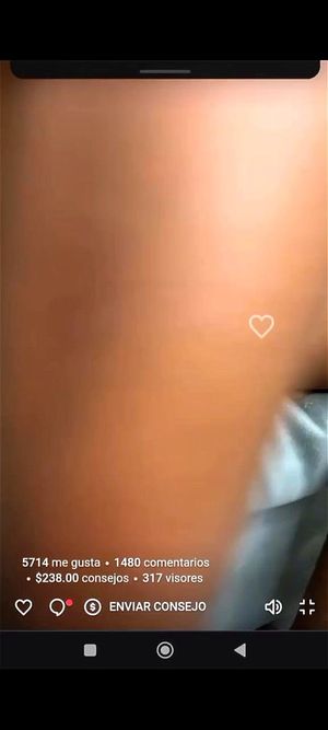 拉丁美女在直播中被猛烈抽插