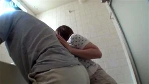 丰满的继母给儿子口交01