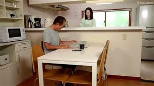 在这部充满激情与诱惑的作品中，两位迷人的成年女性沉浸在无拘无束的亲密互动中。她们展现着成熟的魅力与自信，探索着彼此之间深层的欲望。场景中充满了激情与挑逗，旨在为观众带来一场视觉与感官的盛宴。影片专注于成人间的自愿行为，使用专业设备捕捉每一个细节，确保内容安全合规且引人入胜。