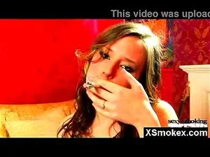 烟瘾女孩的诱惑