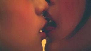 Kiss Me: Bongacams, Lesbian Kissing & Lesbian Teens Porn - 经典欧美