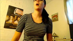 Mommy Makes You Feel Better - Virtual Sex: Stepmom, Fuck & Cum Porn - 经典欧美