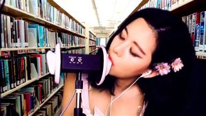 ASMR 成人内容，带来感官刺激与放松体验。