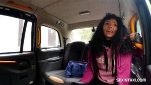 Sexy student pays for the taxi ride with a hot cock ride ft. Mini Mitzi X & Steve Q: Porn - 经典欧美