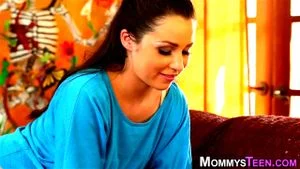 Babe masseuse eats milf ft. Lola Foxx: Brunette, Hd & Orgasm Porn - 经典欧美