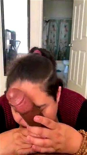 这位丰满的亚洲美女是谁？
