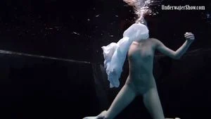 Mega hot underwater erotics with Andrejka by Underwater Show: Babe, Brunette & Hd Porn Porn - 经典欧美