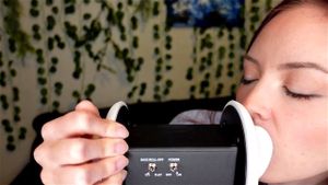 量子ASMR 3 - 沉浸在令人放松的感官体验中，探索成人的愉悦世界。享受亲密的声音按摩，激发你的欲望，带来无尽的舒适与满足。