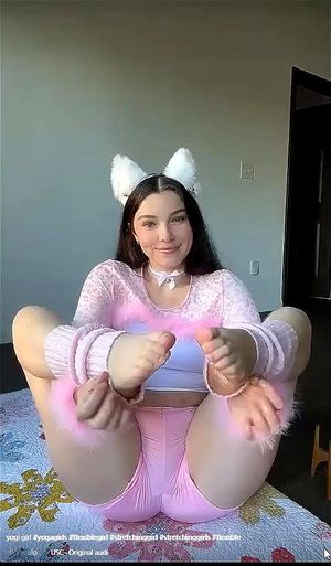 随机瑜伽骆驼趾女孩