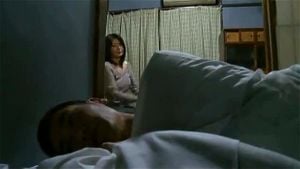 三浦惠理子是一名经验丰富的成人演员，以其出色的表演技巧和迷人的气质受到广泛喜爱。她参与的影片涵盖了多种风格，满足不同观众的偏好。