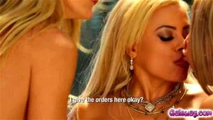 La Luna scoop Kat Dior into her lap and goes tribbing ft. Luna Star & Adriana Sephora: Porn - 经典欧美